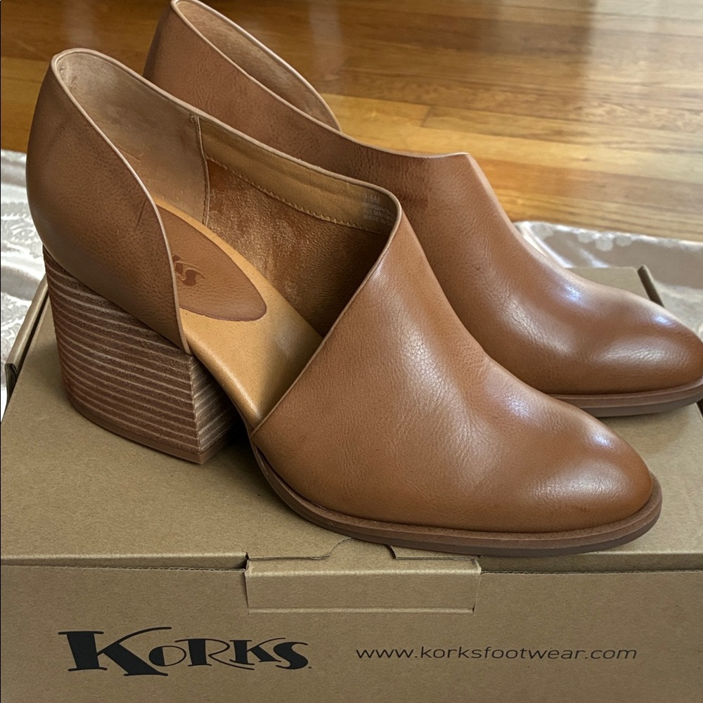 KORKS Brown Leather Block Heel Mules
